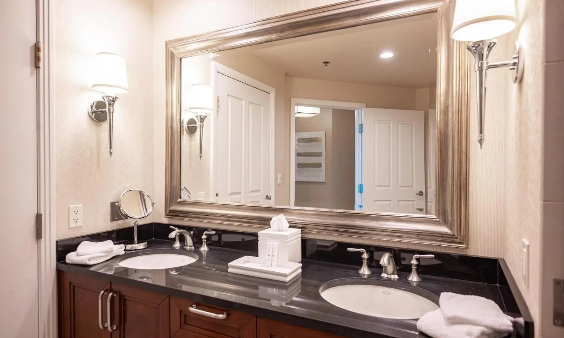 No Resort Fee Strip View Suite+ Free Valet + Pool Las Vegas 0*,