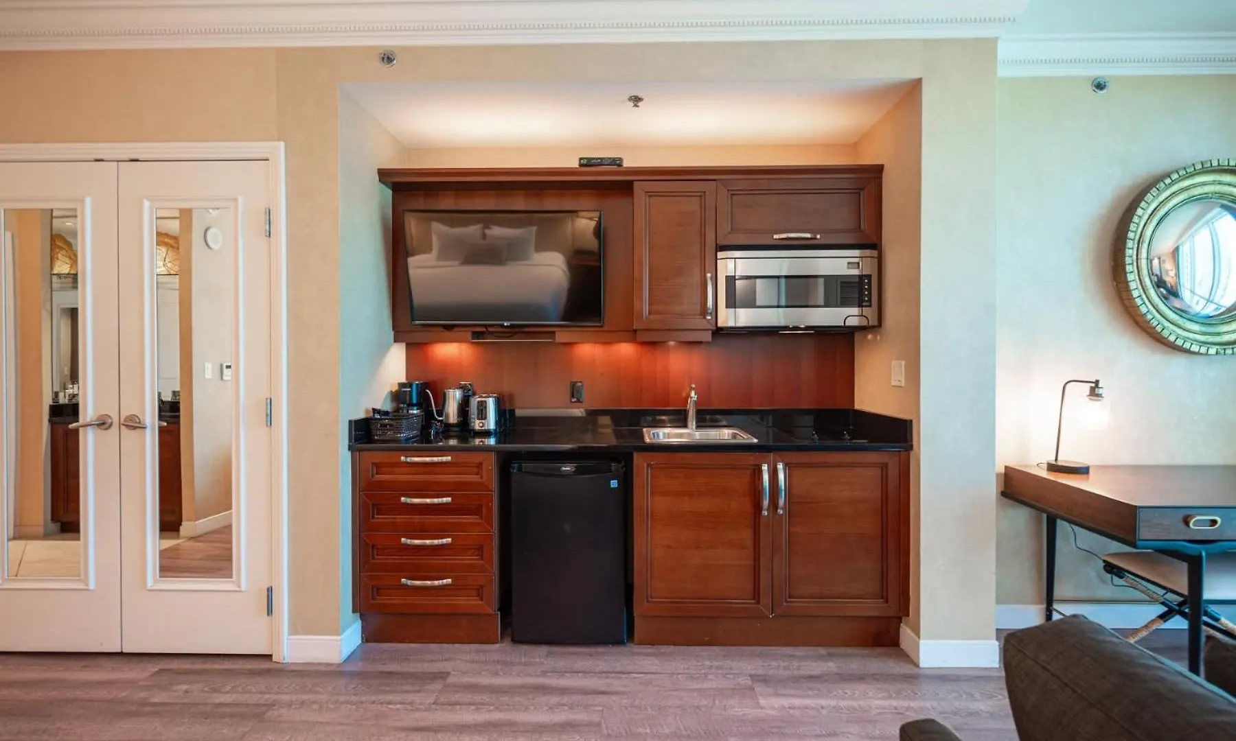 No Resort Fee Strip View Suite+ Free Valet + Pool Las Vegas Feriehus