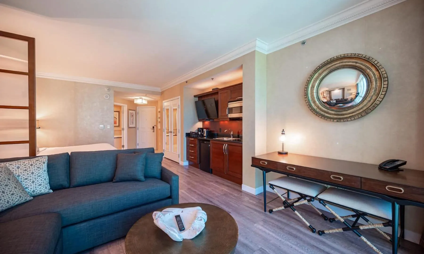 No Resort Fee Strip View Suite+ Free Valet + Pool Las Vegas